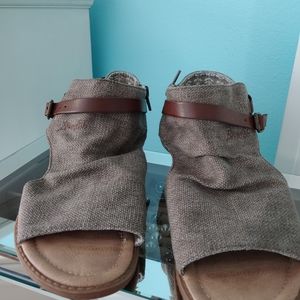 Blowfish Malibu cotton canvas sandal size 8 brown